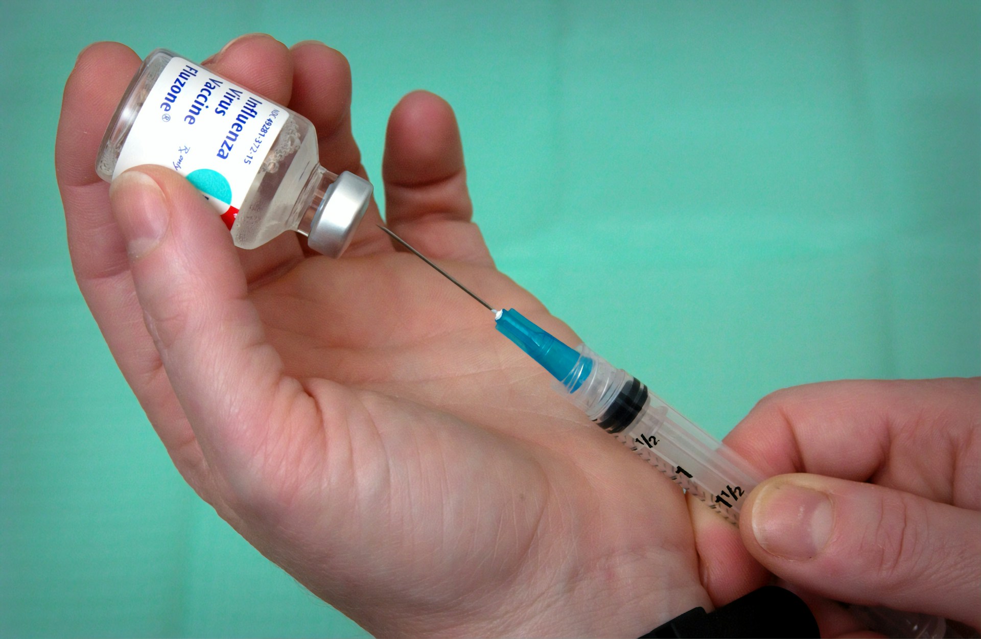 海外旅行で予防接種が必要