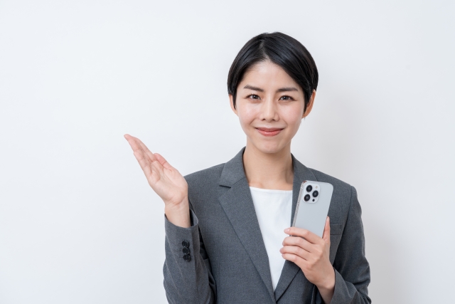 ソフトバンクのスマホをハワイで使いたい女性