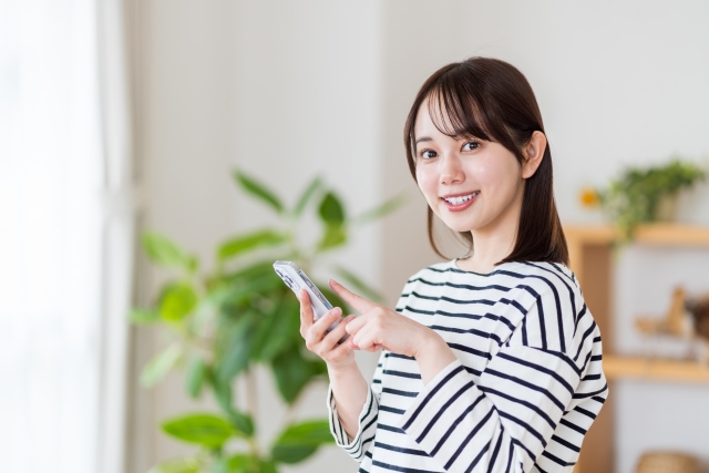 ハワイで楽天モバイルを使いたい女性