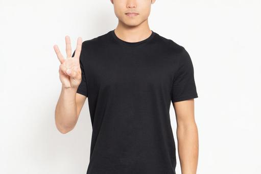 中国でヤフーを使う時の注意点を解説する男性