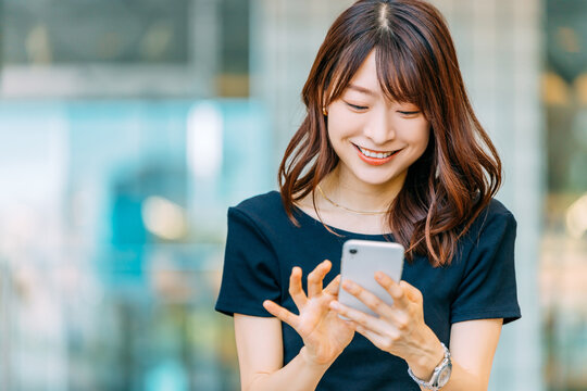 中国でポケットWi-Fiを利用してインスタが使えるようになった女性