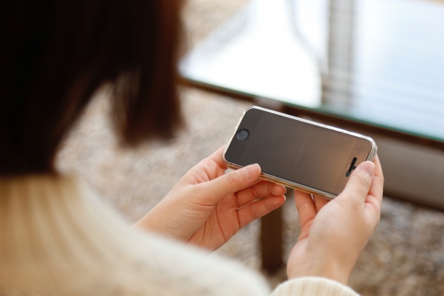 海外でNetflixのように日本版を見ることができないサイトを開く人