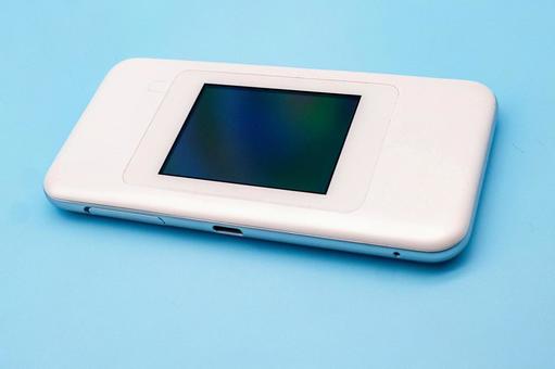 海外旅行な便利グッズの筆頭であるポケットWi-Fi