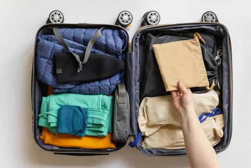海外旅行におすすめの便利グッズリストを参考にパッキングした人