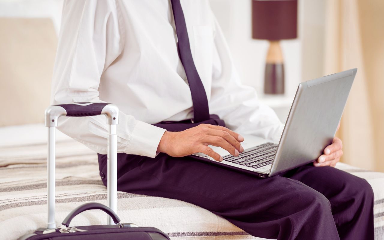 海外出張時のネット接続手段は?おすすめの方法を徹底解説【スマホ/PC/タブレット対応】